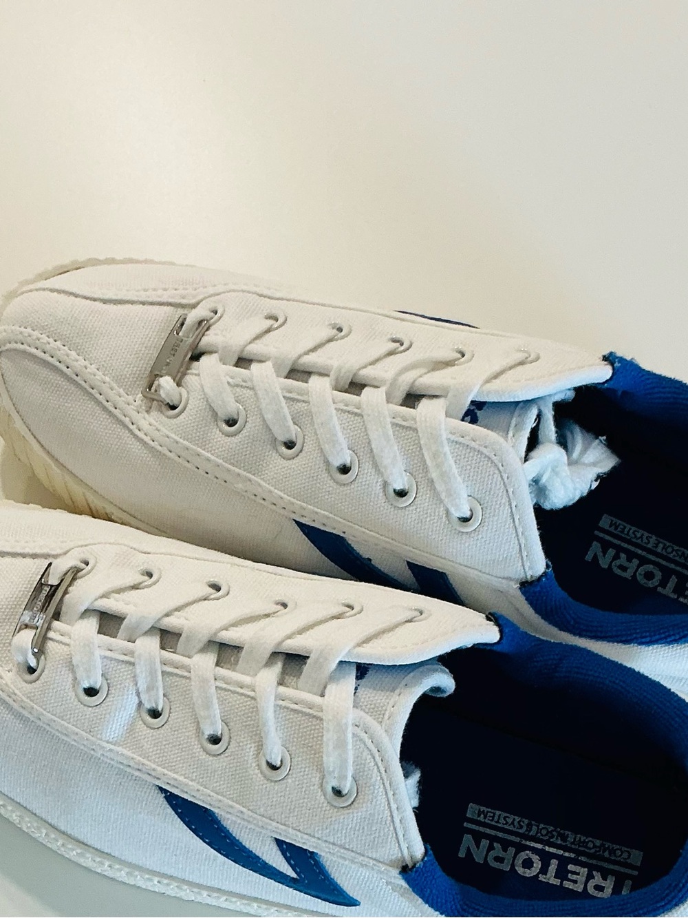 Men’s Tretorn Nylite Sneakers Sz 9.5 - Picture 2 of 11